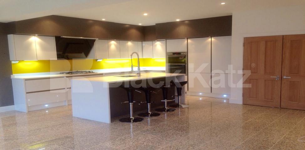 			LET , 4 Bedroom, 2 bath, 1 reception Detached House			 Nimrod Road, Furzedown